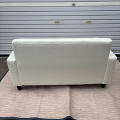 2人掛けソファー　ソファ　白家具　ホワイト　合皮　一人暮らし　単身赴任の画像