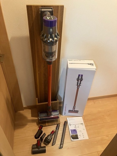 Dyson v10 fiuffy中古　スタンドも