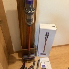 ダイソン　V10中古　　スタンドあり 