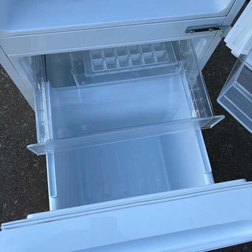 ヤマダ　REFAGE YRZ-F15LW 2ドア冷蔵庫　156l 2023年製