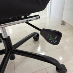 オフィスチェア ゲーミングチェア フットレスト付き リクライニング　の画像