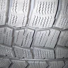 215/60r17 スタッドレス
の画像