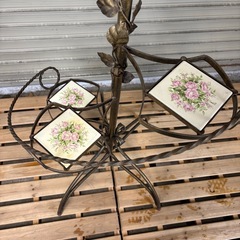 アンティーク　ラック　花柄　アイアン　ローズ　園芸ラック　ヴィンテージ　フラワースタンド　の画像