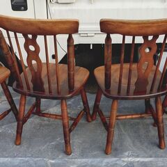 🔴山口市、昭和レトロウィンザー調イス4脚食卓セット¥15000🔴分売可🔴テーブルは6人用🔴イス古キズありの画像