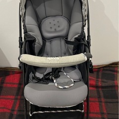 アップリカ　ラクーナエアーコンパクト　ベビーカー