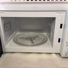 冷蔵庫と電子レンジセットホワイトカラーの画像