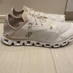 On cloud 5 coast ホワイト スニーカー 28cmの画像