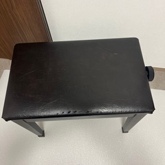 ピアノ　椅子　YAMAHAの画像