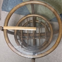 木製テーブル、ガラス天板の画像