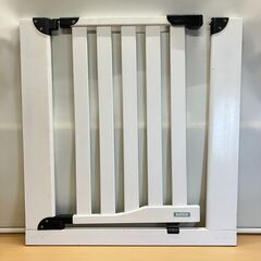 カトージ 木製ベビーゲート（白）取付サイズ：76～86cm　※開閉レバーのツメが折れていますの画像