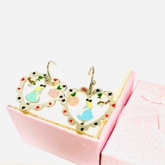 不思議の国のアリス　ピアス　新品未使用　未着用の画像