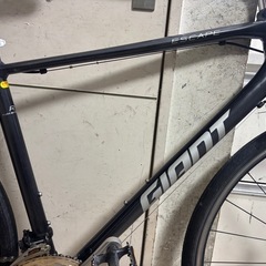 GIANT  Escape クロスバイク ダークメタリックグレーの画像