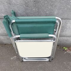 コールマン Coleman テーブル ナチュラルモザイク リビングテーブル 90プラス アマゾン限定色 オリーブ ×１台 ＋ アルミ キャプテン チェア テーブル付 ×１台 グリーン系 緑色 アウトドア キャンプ 防災用品　その２の画像