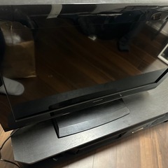 テレビボードとHITACHI32インチテレビ