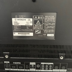 テレビボードとHITACHI32インチテレビの画像
