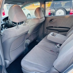 平成22年式　ストリーム　7人乗り　4WD 車検長い　距離少ない　3万キロの画像