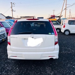 平成22年式　ストリーム　7人乗り　4WD 車検長い　距離少ない　3万キロの画像