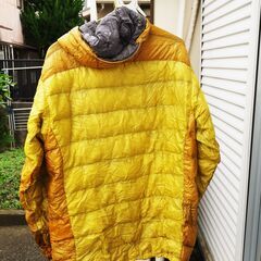 モンベル ウルトラライト ダウンジャケット 破れありの画像