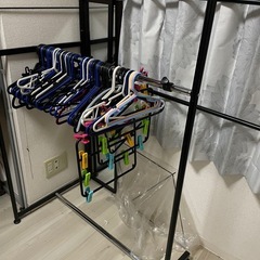 ハンガーラックの画像