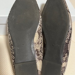 パイソン柄　フラットシューズ
の画像