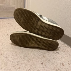 スニーカー　靴　guGUの画像