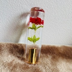 シフトノブ 一輪の花 造花の画像