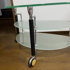 ガラス製テ-ブルの画像