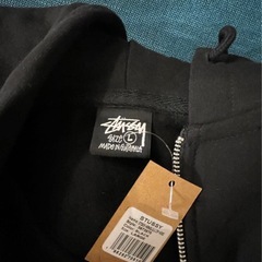 STUSSY  ジップアップパーカー　Lサイズ　 ブラック　 ステューシー  黒 HOODIE ハワイホノルル　ワイキキ　限定　ステューシーの画像