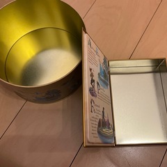 ディズニーシー ファンタジースプリングス お菓子空き缶2個セットの画像