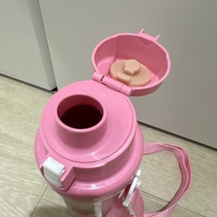 【新品】サンリオ ハローキティー 水筒 600mlの画像