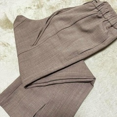 GU フロントスリットストレートパンツの画像