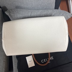 セリーヌ ニューホリゾンタル カバ トートバッグ ロゴ 鍵 南京錠付きの画像