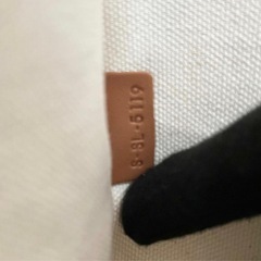 セリーヌ ニューホリゾンタル カバ トートバッグ ロゴ 鍵 南京錠付きの画像