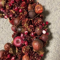 クリスマスリース　赤　ゴールド　の画像