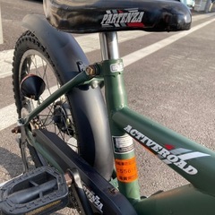 18インチ 子ども用自転車（補助輪・前カゴ付き／整備済み）の画像