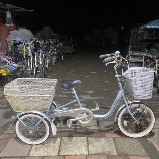 【5718】大人三輪車　ブリヂストン　前18・後16インチ　28,100円（防犯・税込）