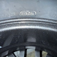 16インチスタッドレスタイヤの画像