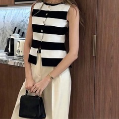 ニットノースリーブの画像