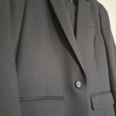 [新品未使用]レディーススーツジャケット黒色の画像