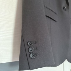 [新品未使用]レディーススーツジャケット黒色の画像