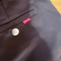 supremeパンツの画像
