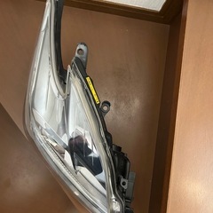 プリウス30前期ヘッドライトの画像