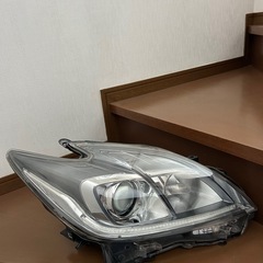 プリウス30前期ヘッドライトの画像