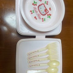 ハローキティ　2段ランチボックス　ピクニックセットの画像