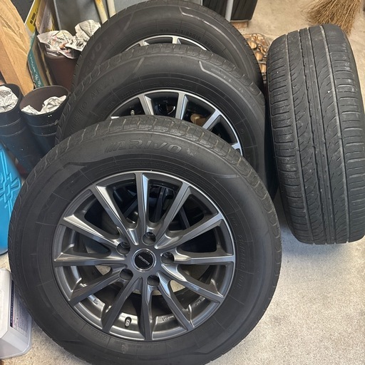 溝有り　
215/65R16