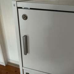 3段ボックス（扉つき）の画像