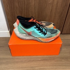 NIKE ランニングシューズの画像