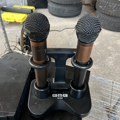 ワイヤレスマイクとレシーバーの画像