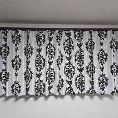 カーテンとカーテンレル(81x90cmx2枚)の画像