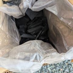 七輪（痛みあり側面がポロポロ落ちる）・炭・着火剤・網・炭バサミの画像